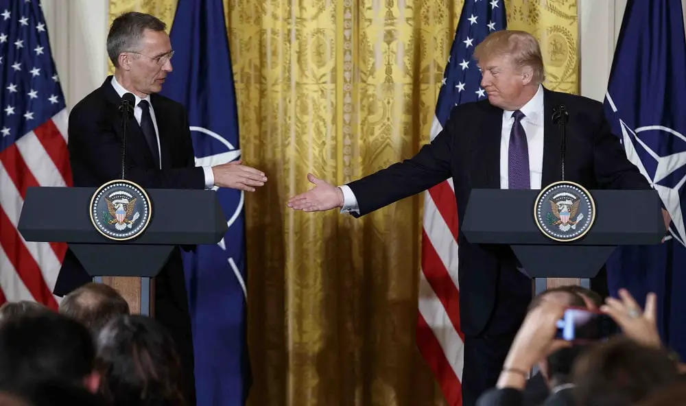 Stoltenberg pense que la réunion de l'OTAN avec Trump était importante 4 Stoltenberg pense que la réunion de l'OTAN avec Trump était importante - 3