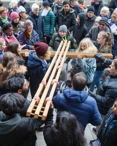 Chemin de croix traditionnel dans plusieurs villes 17 Chemin de croix traditionnel dans plusieurs villes - 16