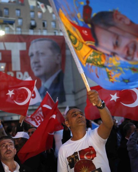Un expert suédois pense que le référendum a polarisé la Turquie 20 Un expert suédois pense que le référendum a polarisé la Turquie - 19