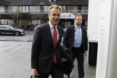 Brende va restituer une statue illégale de Bouddha à la Birmanie - 18