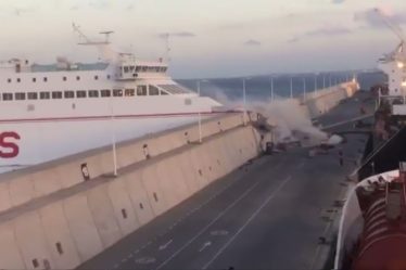 Un ferry s'est écrasé sur le quai de Gran Canaria - 18