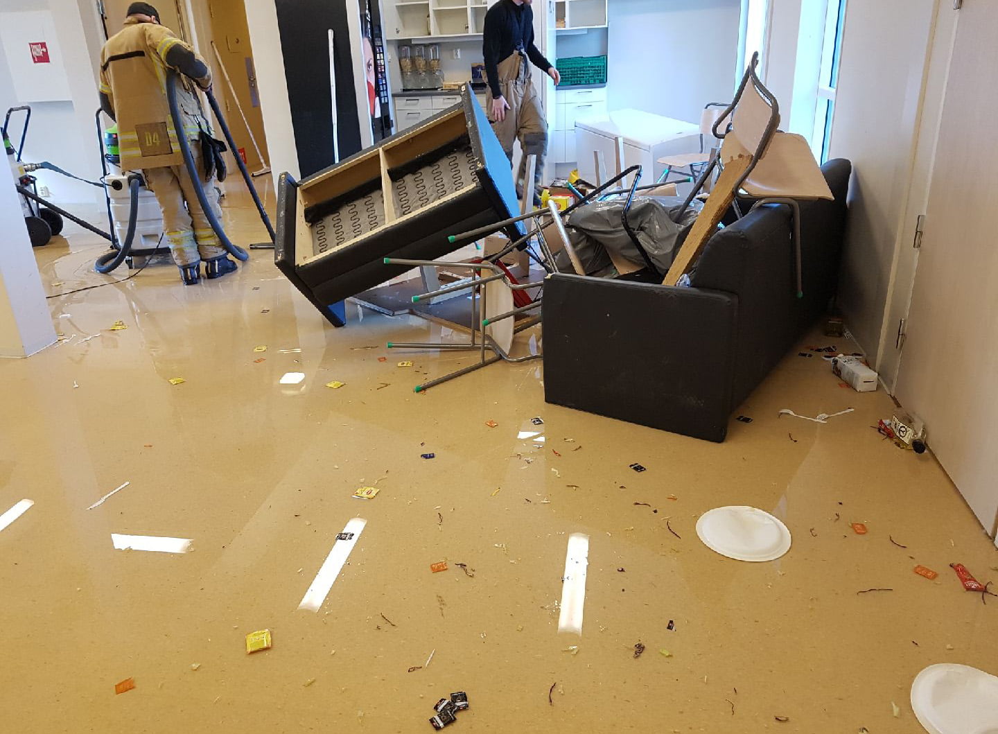 Les images policières de l'insurrection de Trandum montrent des destructions importantes 4 Les images policières de l'insurrection de Trandum montrent des destructions importantes - 3