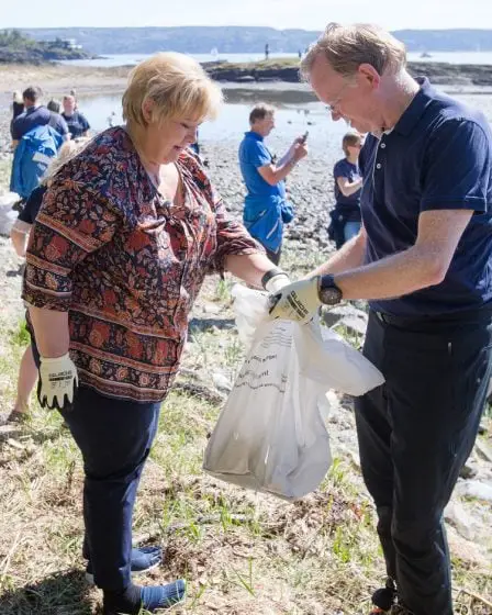 Le Premier ministre a participé à la Journée du nettoyage des plages 8 Le Premier ministre a participé à la Journée du nettoyage des plages - 7
