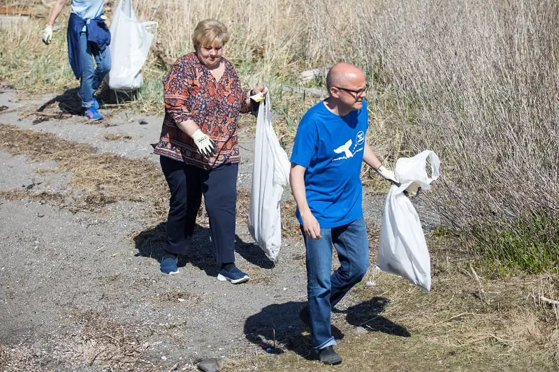 Helgesen veut des volontaires mondiaux du plastique 4 Helgesen veut des volontaires mondiaux du plastique - 3