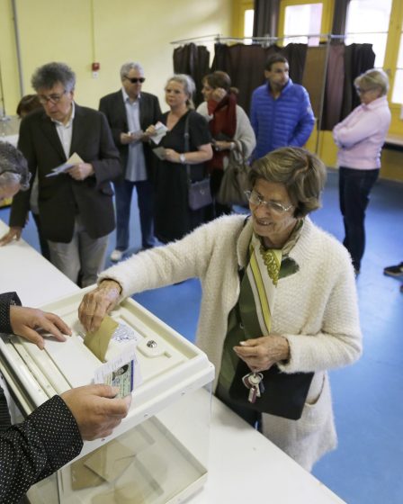 Les bureaux électoraux en France ont ouvert 17 Les bureaux électoraux en France ont ouvert - 16