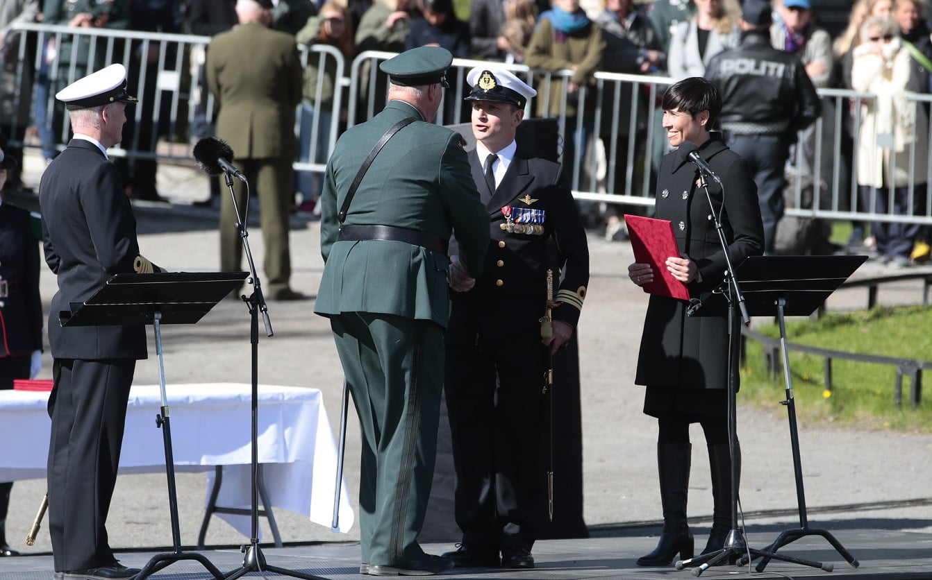Des vétérans norvégiens honorés par des médailles 4 Des vétérans norvégiens honorés par des médailles - 3