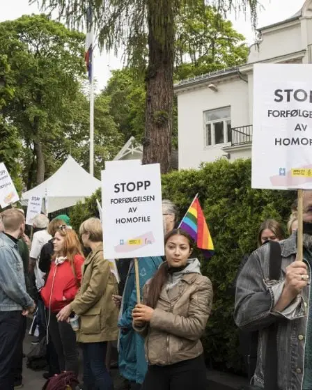 Amnesty International remet une pétition à la Russie concernant les homosexuels 29 Amnesty International remet une pétition à la Russie concernant les homosexuels - 28