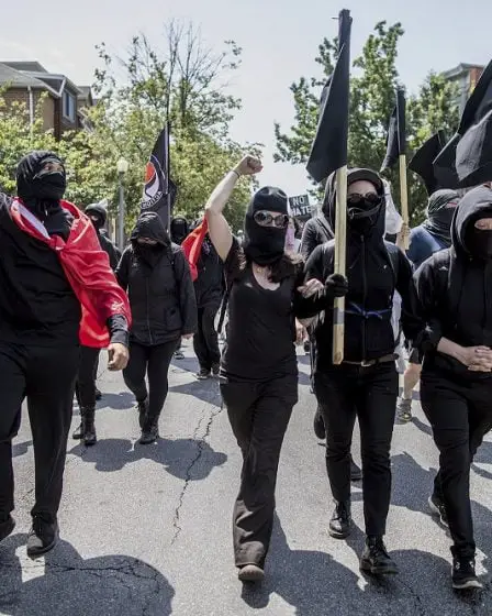 Les Nord-Américains manifestent contre la charia islamique 5 Les Nord-Américains manifestent contre la charia islamique - 4
