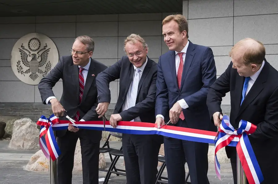 Le cordon enfin coupé pour l'ambassade des États-Unis à Husebyskogen 4 Le cordon enfin coupé pour l'ambassade des États-Unis à Husebyskogen - 3