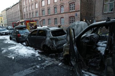 La police d'Oslo active des mesures pour retrouver les auteurs après que plusieurs incendies de voitures ont été déclenchés délibérément - 10