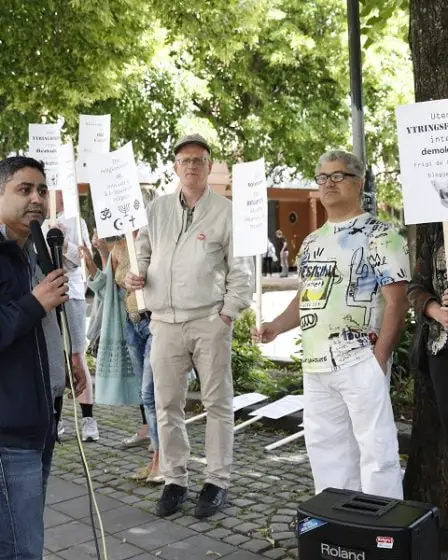Des musulmans manifestent devant la mosquée controversée d'Oslo - 28