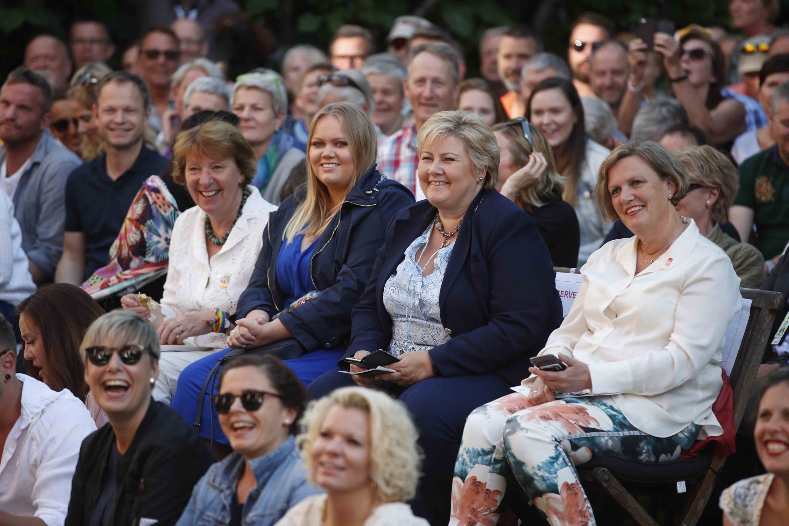 Solberg assiste au 30e anniversaire du centre VIH 4 Solberg assiste au 30e anniversaire du centre VIH - 3