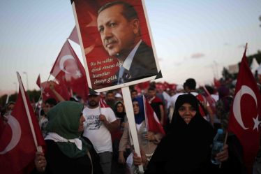 Les utilisateurs mobiles en Turquie ont reçu le message Erdogan directement dans leurs oreilles - 18