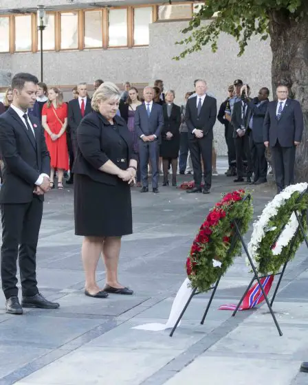 Erna Solberg dit que "le 22 juillet sera toujours associé à la peur, au désespoir et à la tristesse" 11 Erna Solberg dit que "le 22 juillet sera toujours associé à la peur, au désespoir et à la tristesse" - 10