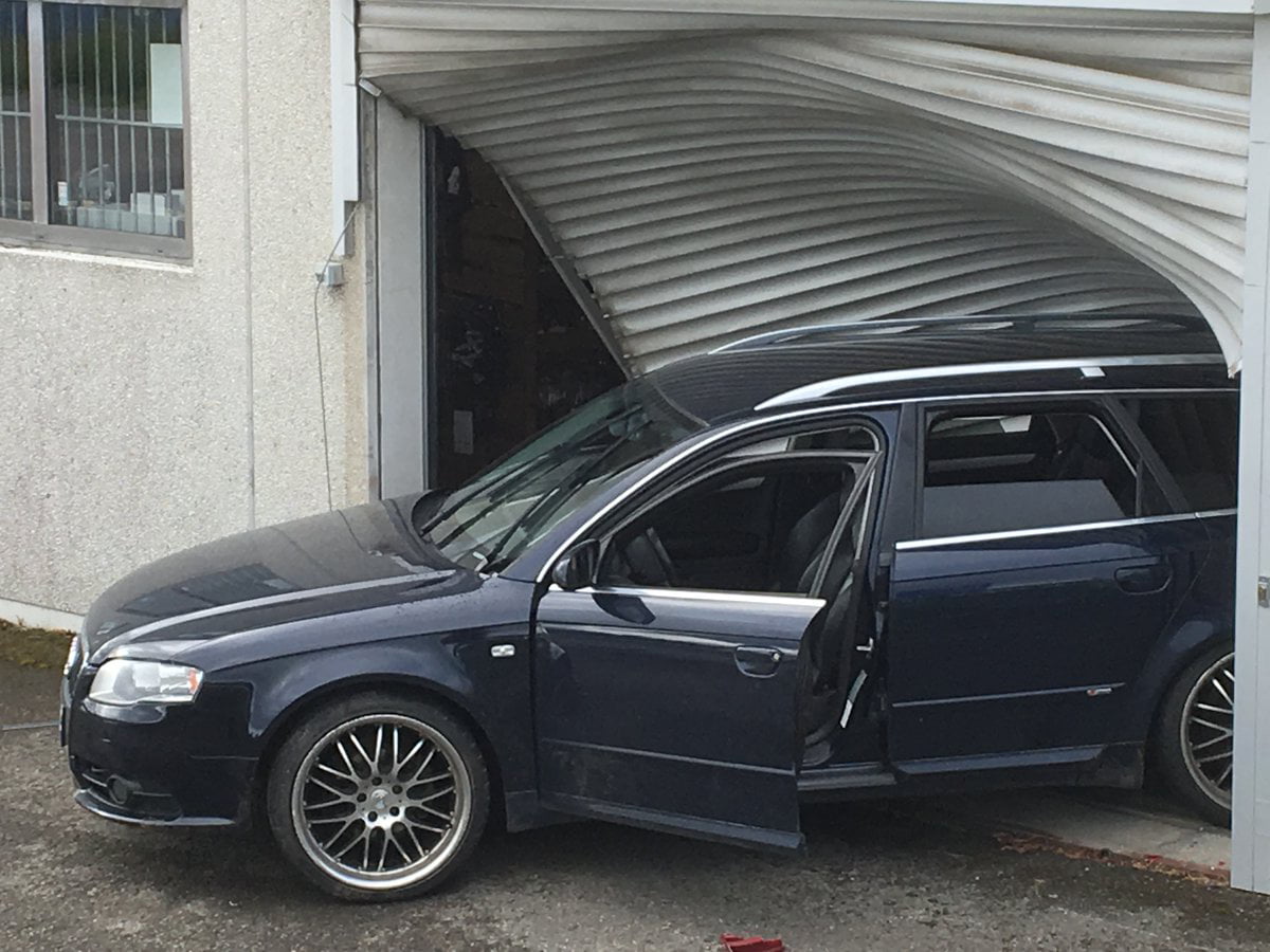 La police veut des pourboires après un cambriolage d'armes 4 La police veut des pourboires après un cambriolage d'armes - 3