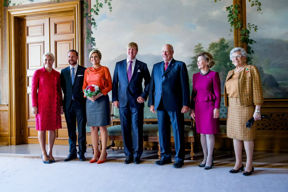 PHOTOS : des couples royaux hollandais et norvégiens photographiés ensemble pour la première fois en huit ans - 23