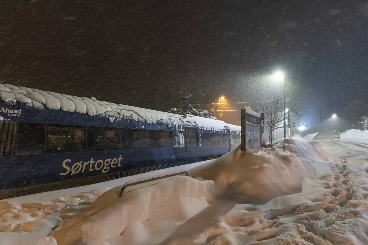 PHOTO : La neige crée des problèmes majeurs sur la ligne Sørlandet - 9