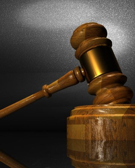 Un homme est reconnu coupable d'avoir mis le feu à la voiture de sa petite amie - 22