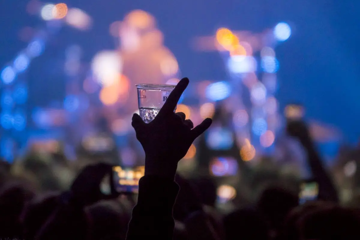 Une infection à Omicron confirmée lors d'un concert au Danemark 4 Une infection à Omicron confirmée lors d'un concert au Danemark - 3