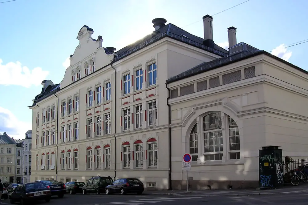 L'école "Skam" ferme ses portes aux fans danois 4 L'école "Skam" ferme ses portes aux fans danois - 3