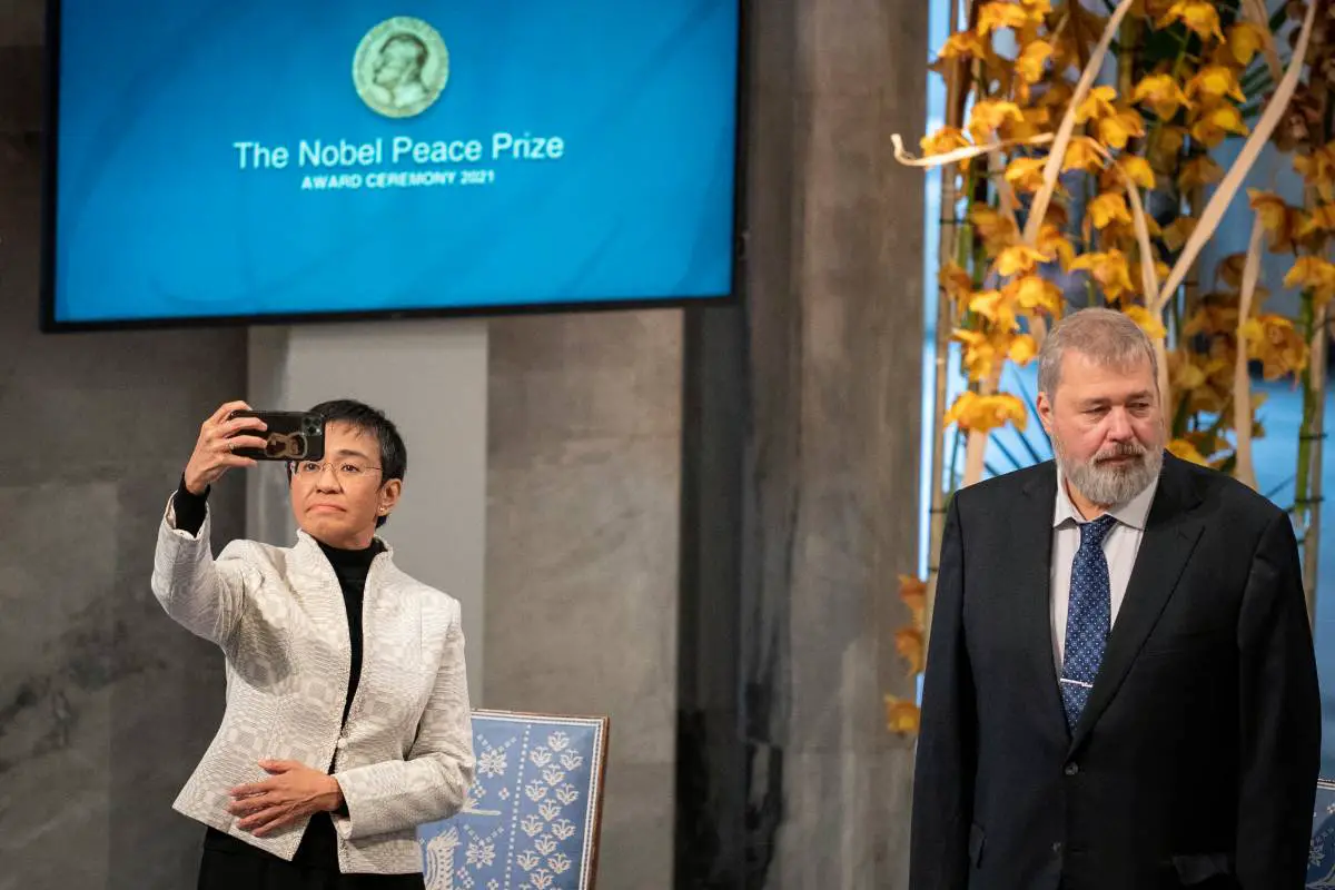 PHOTO : Maria Ressa et Dmitry Muratov ont reçu le prix Nobel de la paix 4 PHOTO : Maria Ressa et Dmitry Muratov ont reçu le prix Nobel de la paix - 3