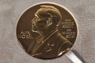 À l'exception du prix de la paix à Oslo, tous les prix Nobel décernés dans les pays d'origine cette année - 18
