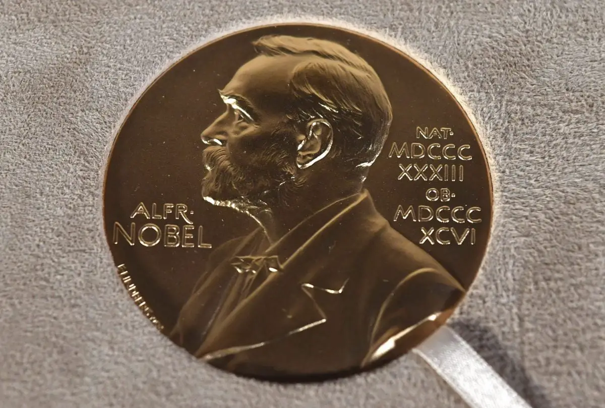 À l'exception du prix de la paix à Oslo, tous les prix Nobel décernés dans les pays d'origine cette année - 3