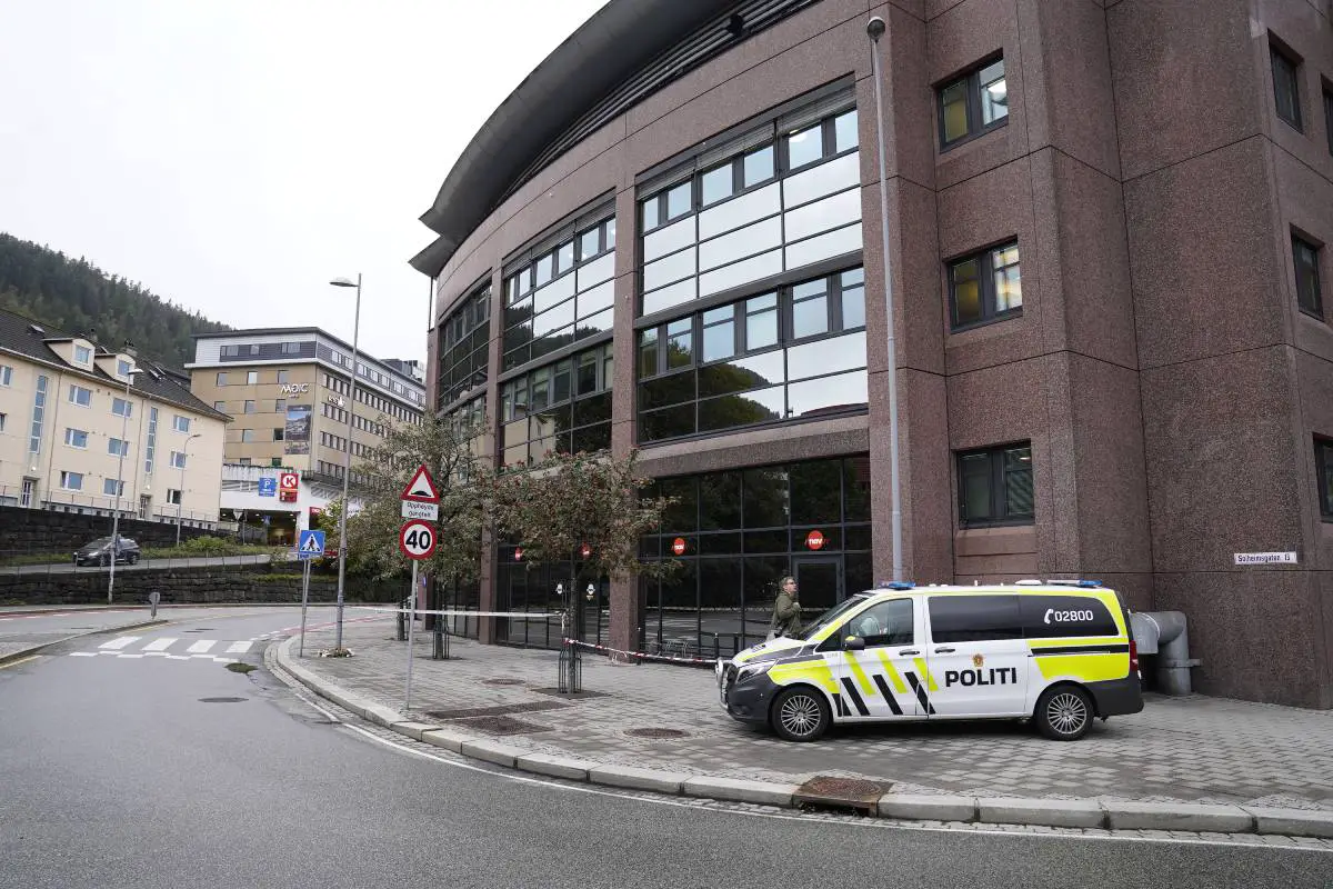 NAV Årstad rouvre ses locaux trois mois après l'attentat de Bergen 4 NAV Årstad rouvre ses locaux trois mois après l'attentat de Bergen - 3