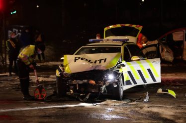 PHOTO : une voiture de police et un taxi entrent en collision à l'intersection du Ring 2 à Oslo - 18