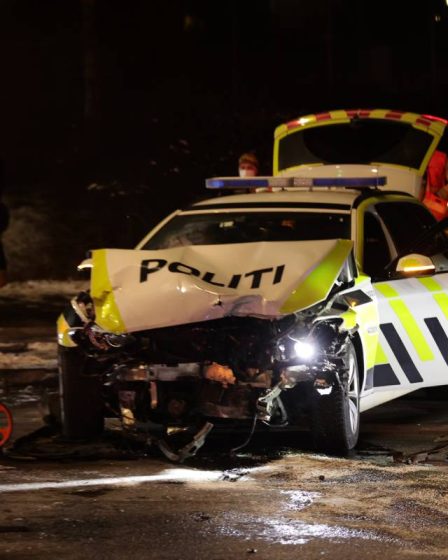 PHOTO : une voiture de police et un taxi entrent en collision à l'intersection du Ring 2 à Oslo - 30