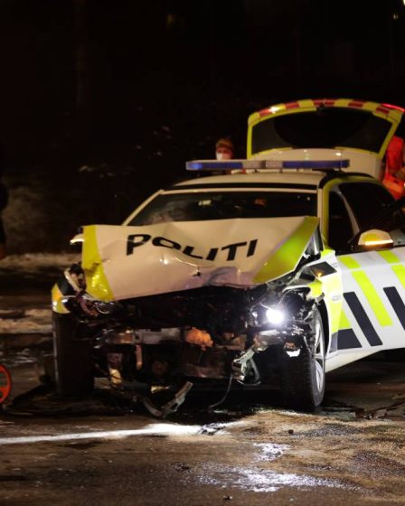 PHOTO : une voiture de police et un taxi entrent en collision à l'intersection du Ring 2 à Oslo - 22