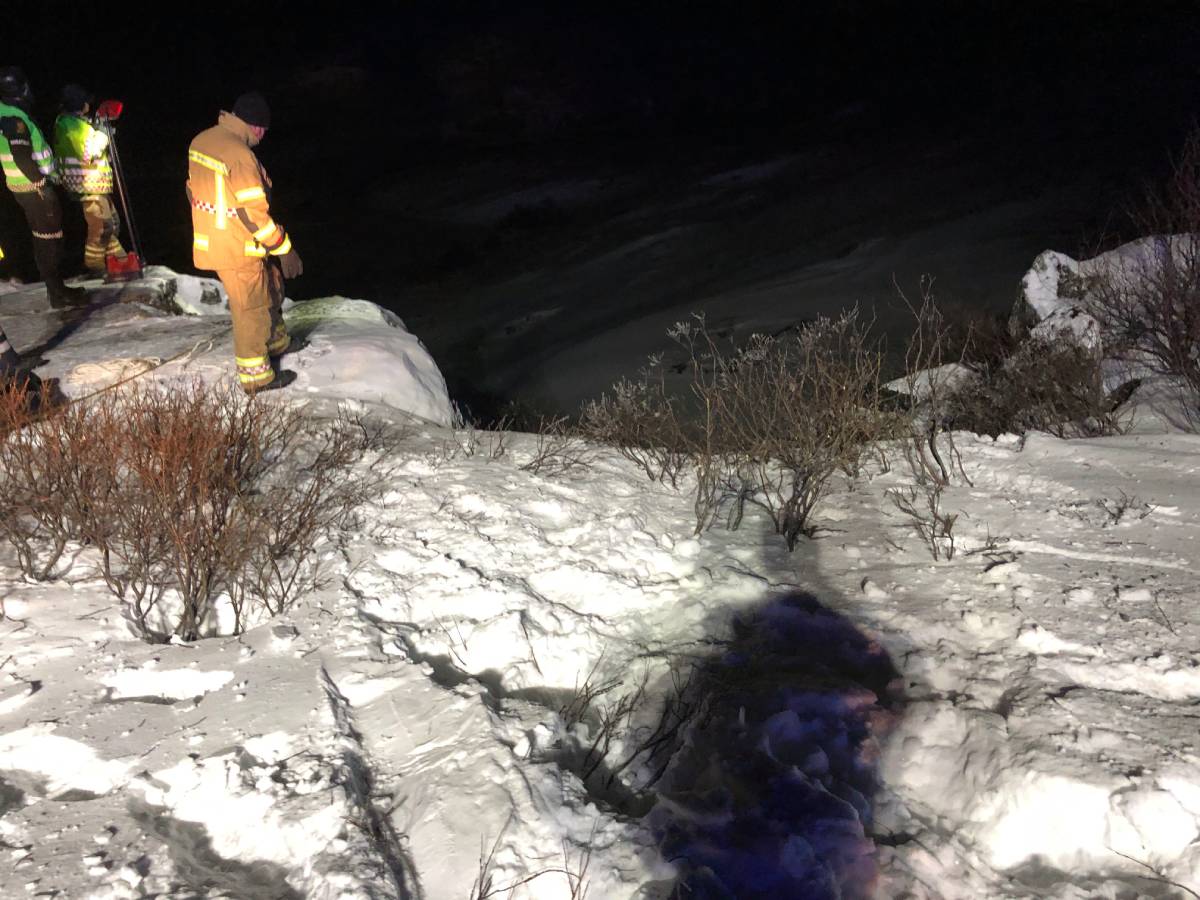 Plateau de Hardangervidda: les deux personnes qui ont descendu une falaise ont été arrêtées après que la police a trouvé des stupéfiants dans leur voiture - 3