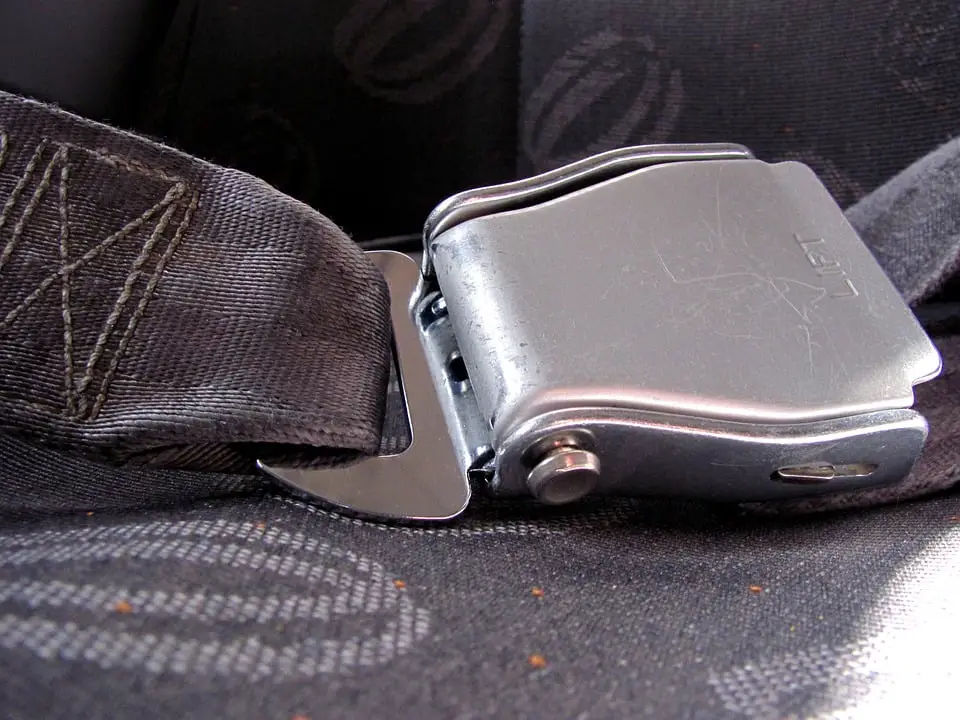 De nombreux frais pour le manque d'utilisation de la ceinture dans le bus 4 De nombreux frais pour le manque d'utilisation de la ceinture dans le bus - 3