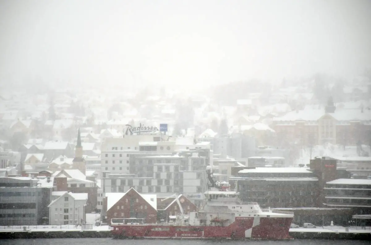 Le centre de test corona de Tromsø a dû fermer car plusieurs passagers ont fait du bruit 4 Le centre de test corona de Tromsø a dû fermer car plusieurs passagers ont fait du bruit - 3