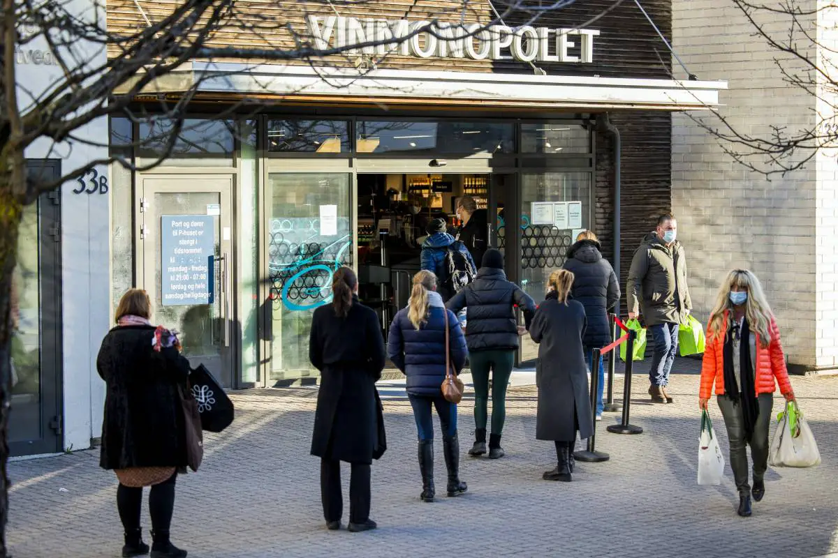 45 000 clients ont visité Vinmonopolet en une heure le 10 décembre 4 45 000 clients ont visité Vinmonopolet en une heure le 10 décembre - 3