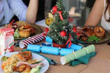 Les parents divorcés aident les autres à Noël - 16