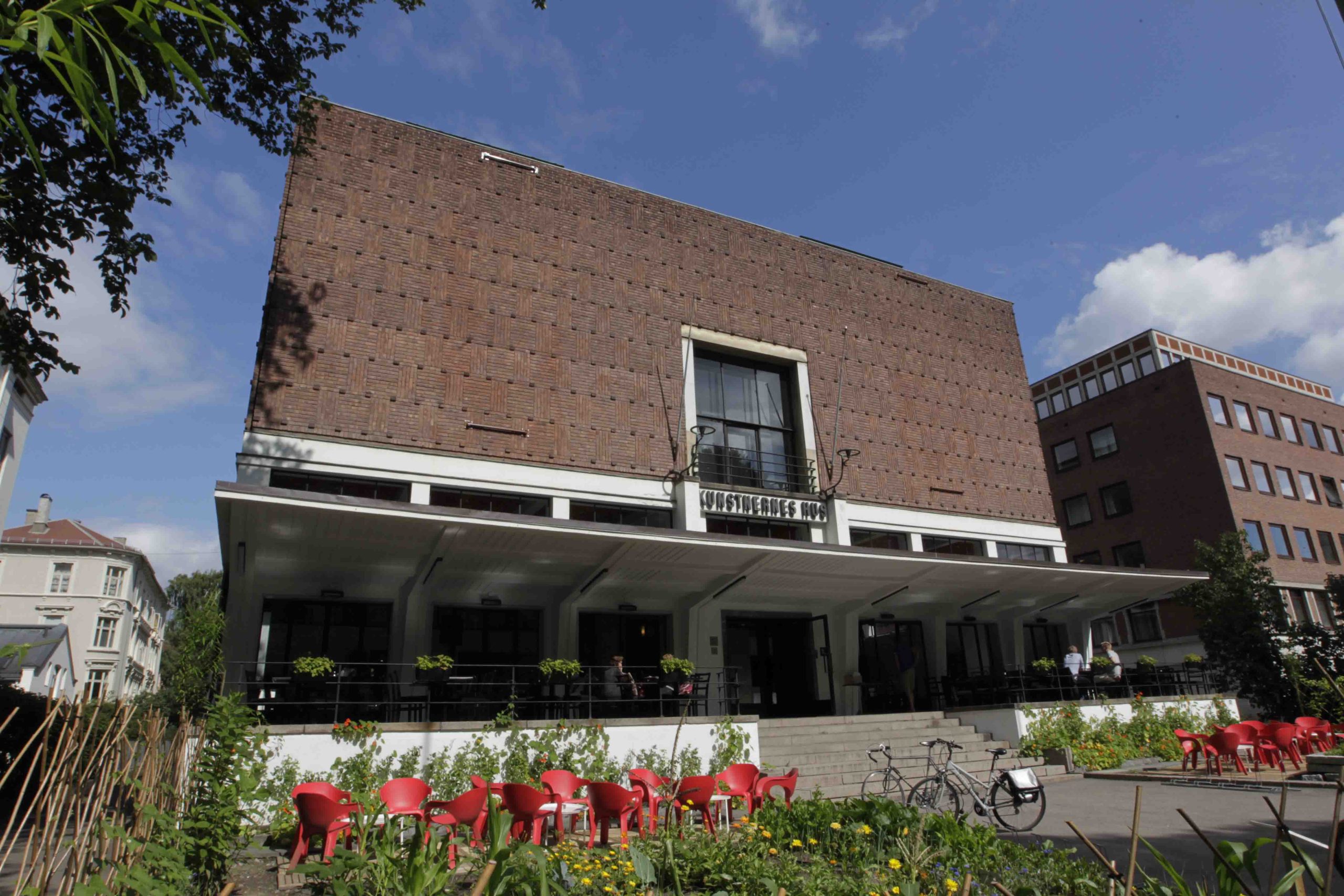 La vie culturelle à Oslo affligée par les impôts fonciers 4 La vie culturelle à Oslo affligée par les impôts fonciers - 3