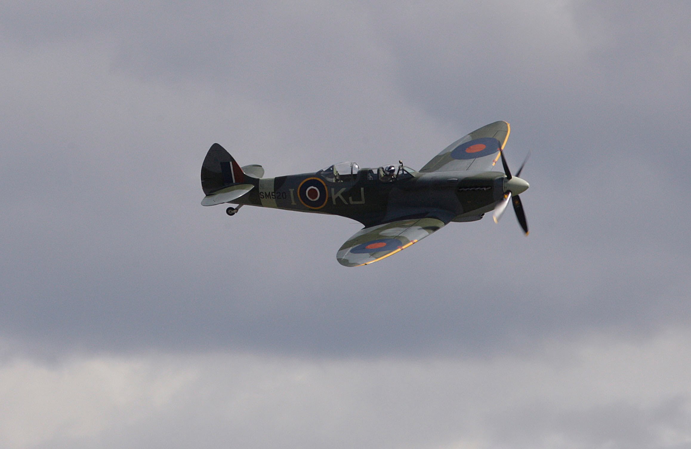Des pilotes d'avions de chasse honorés d'un mémorial - 3
