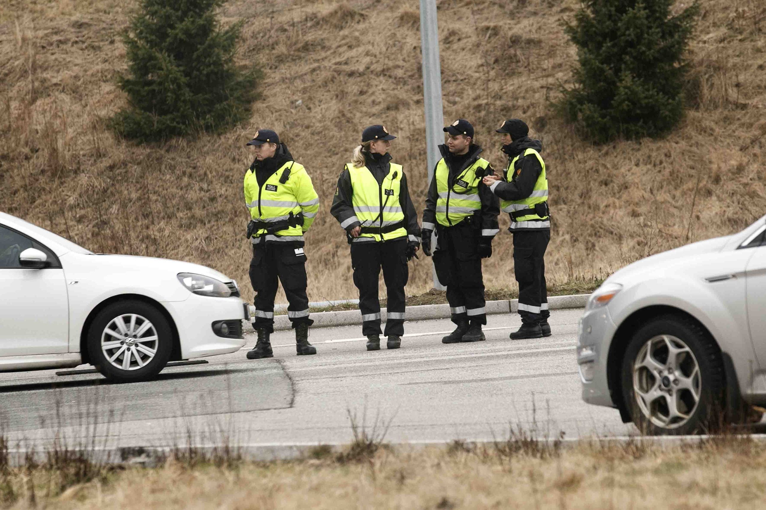 Grand buste de cigarettes fabriqué par les douanes à partir de voitures polonaises 4 Grand buste de cigarettes fabriqué par les douanes à partir de voitures polonaises - 3