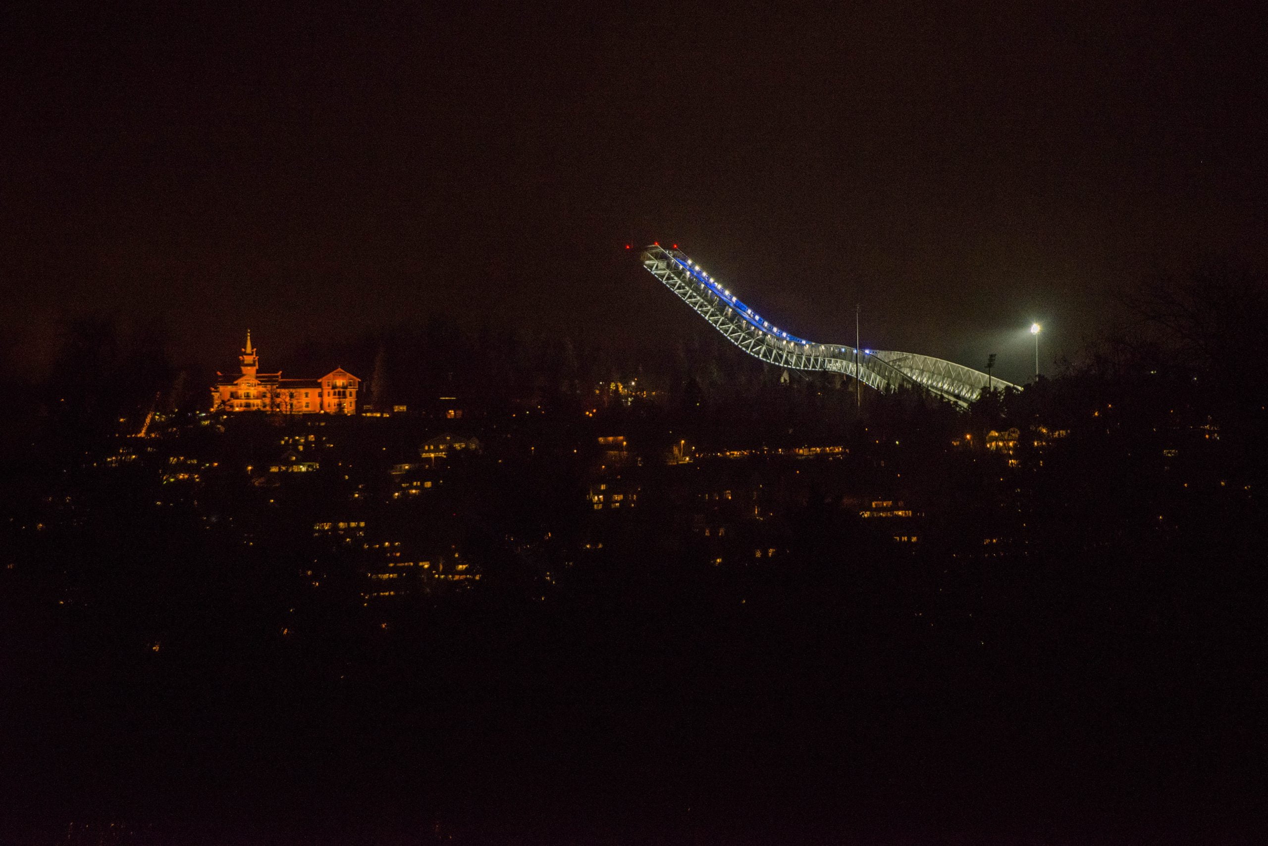 Tour Eiffel et sol Holmenkoll colorés en vert 4 Tour Eiffel et sol Holmenkoll colorés en vert - 3