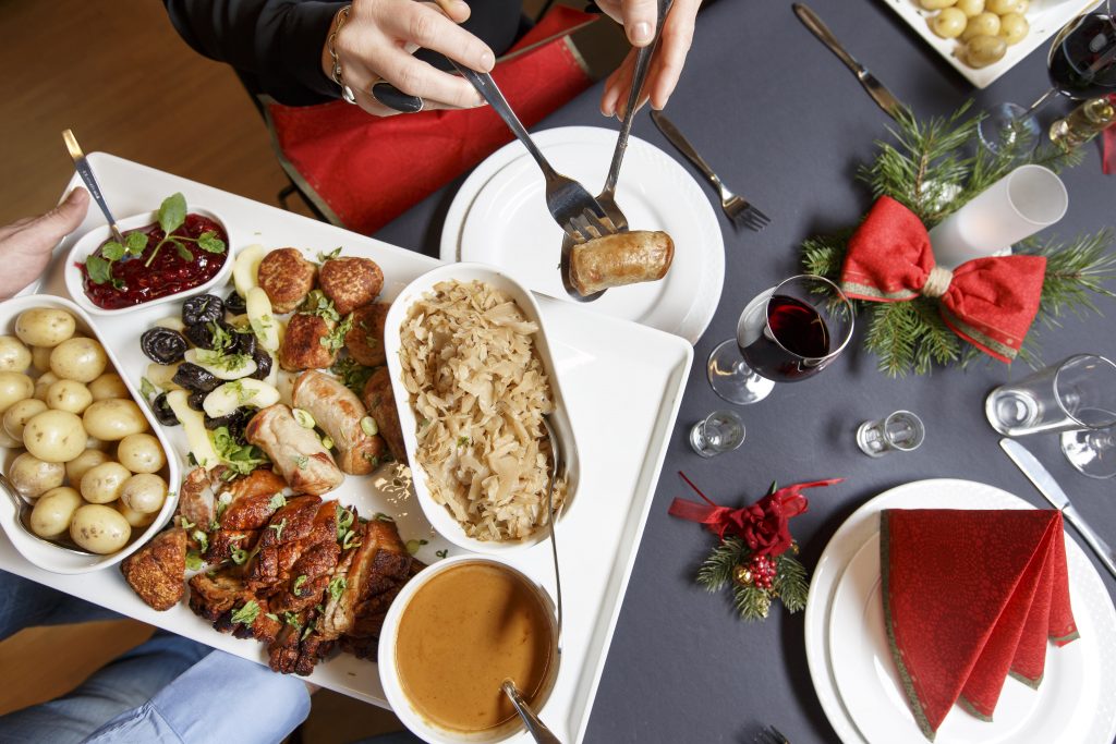 La chose la plus importante à Noël est les câlins, la nourriture et la famille 4 La chose la plus importante à Noël est les câlins, la nourriture et la famille - 3