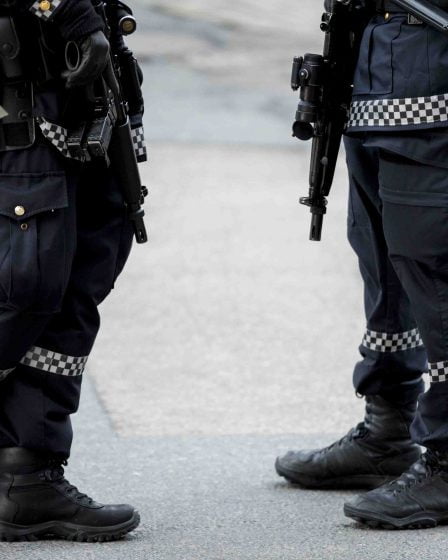 Un homme armé d'un couteau menace trois personnes à Bergen 29 Un homme armé d'un couteau menace trois personnes à Bergen - 28