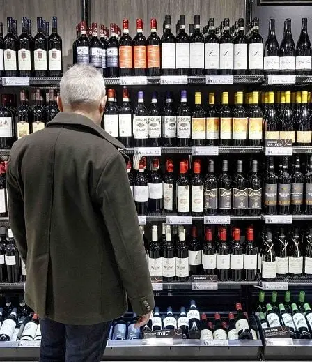Les personnes plus âgées boivent de l'alcool plus souvent qu'auparavant 8 Les personnes plus âgées boivent de l'alcool plus souvent qu'auparavant - 7