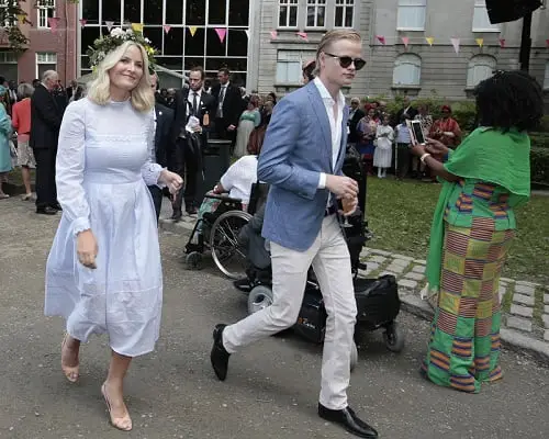 La princesse héritière Mette-Marit critique la presse norvégienne 4 La princesse héritière Mette-Marit critique la presse norvégienne - 3