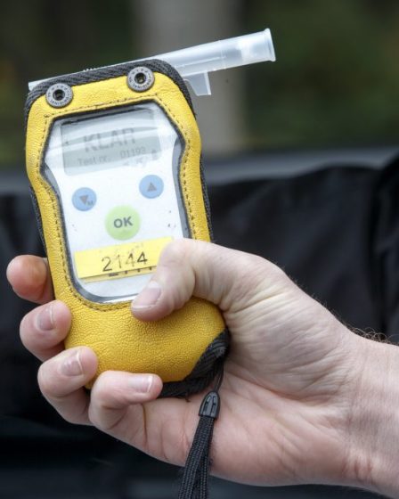 Un homme s'est arrêté pour conduite en état d'ivresse trois fois en moins de deux jours 26 Un homme s'est arrêté pour conduite en état d'ivresse trois fois en moins de deux jours - 25