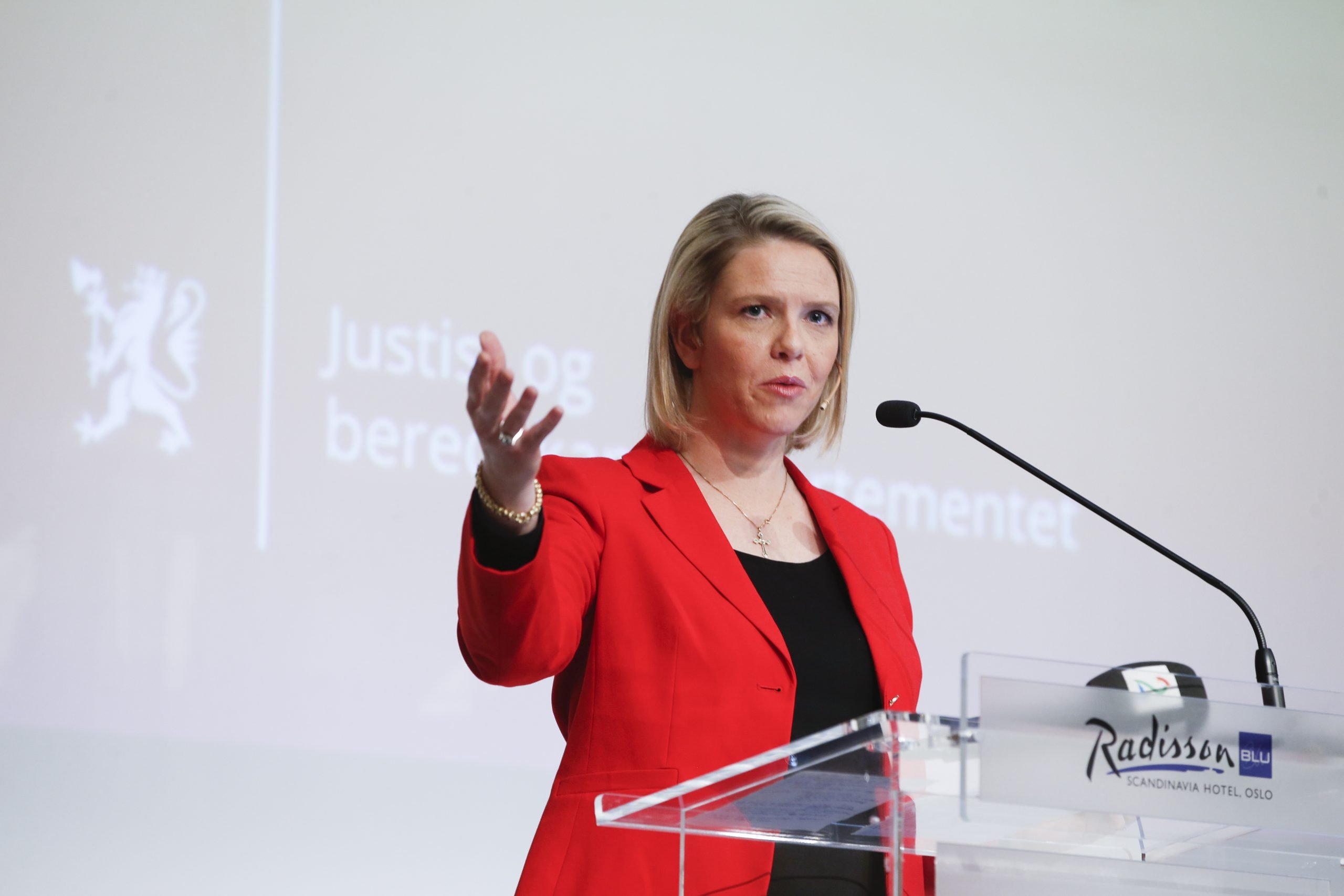 Sylvi Listhaug propose de nouvelles règles pour le regroupement familial - 3