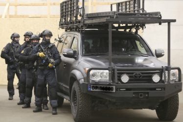 Beredskapspolitiet (police d'urgence) obtient un uniforme vert - 24