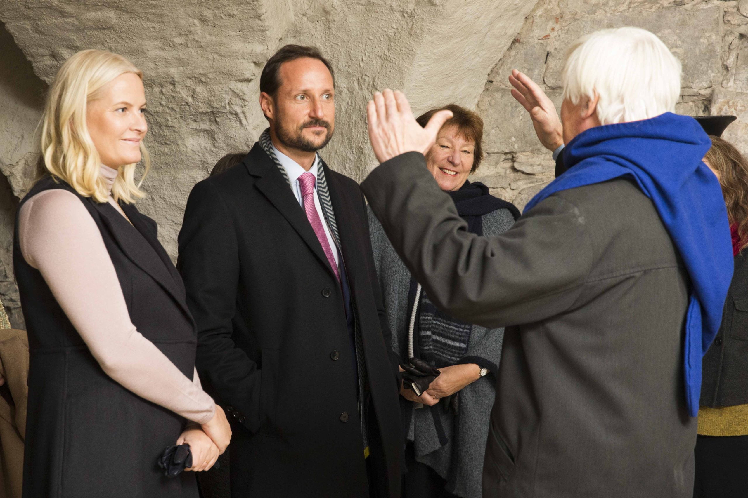 La princesse héritière visite la nouvelle et l'ancienne partie de la vieille ville d'Oslo - 3