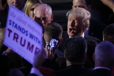 Trump demande à Clinton de respecter les résultats des élections américaines - 16