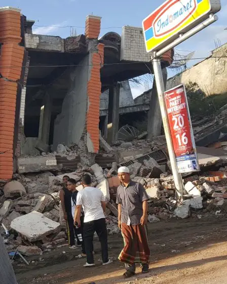 Plus de 90 morts après le séisme de 6,4 en Indonésie - 7